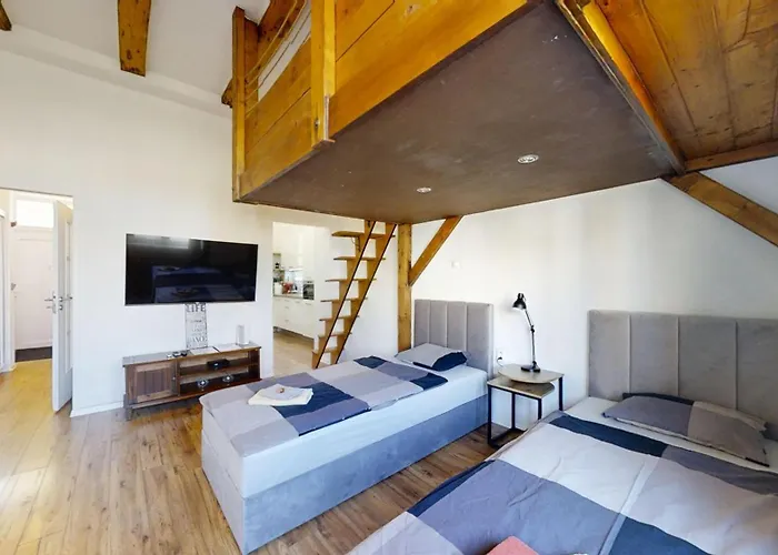 Old Town Loft דירה *